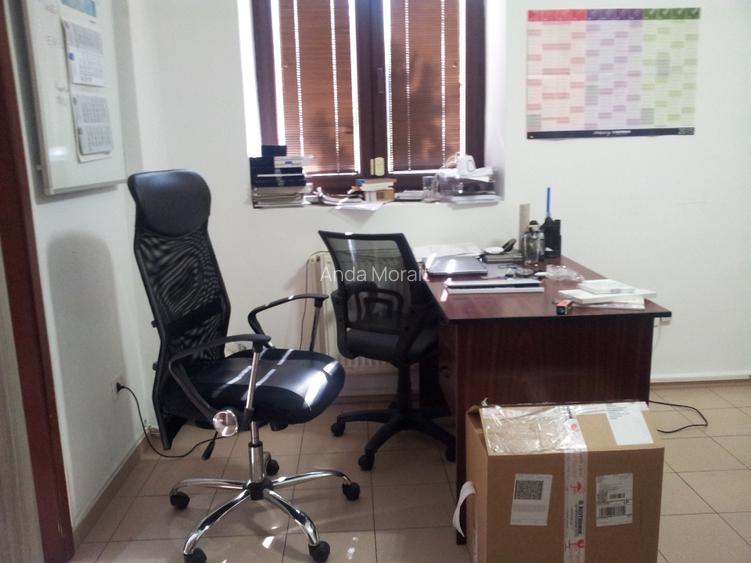 închiriez  la parterul unui imobil de birouri un apartament de 60 mp, - 5