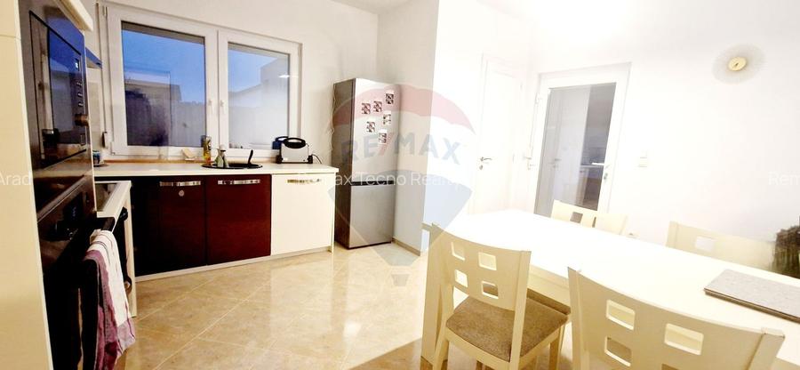 Casa la sol, complet mobilata si utilata de inchiriat, Westfield - 6