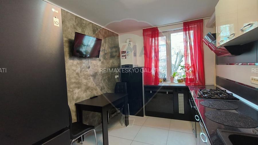 Apartament cu 3 camere de închiriat în Micro 19 Galați - 12