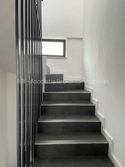 Navodari, 200mp, 4 camere, teren 250mp - 5