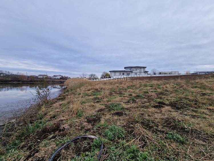 De Vanzare! Teren intravilan cu deschidere la lac - 5