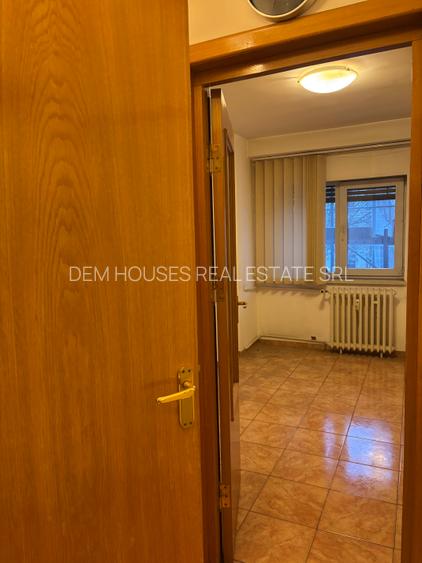 Locatie exceptionala in inima capitalei,stradal pe Bd. DECEBAL imobil monolit - 10