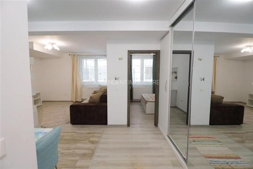 3D!Studio cochet si aerisit,regim vila, parcare privata,Tractorul,Brasov: invest - 18