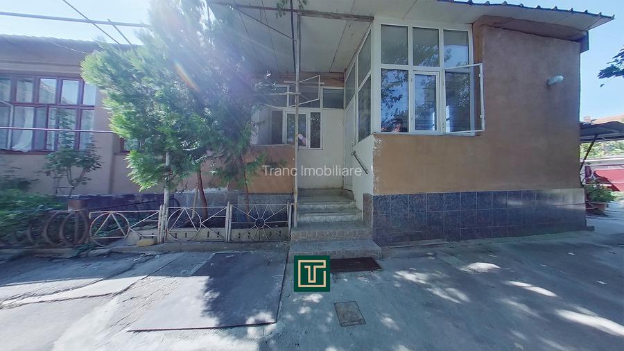 Apartament cu potential cu 2 camere la curte comuna in Centru - 9