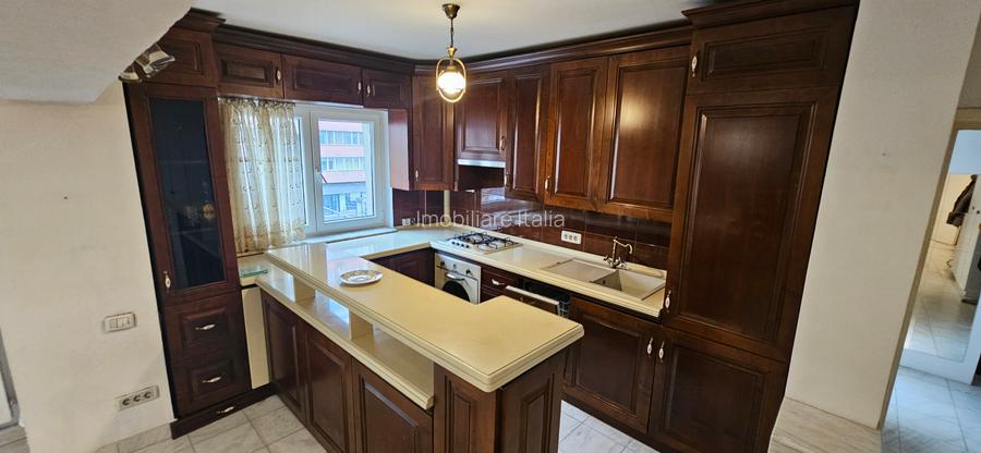 Ap cu 4 camere situat pe Calea Moșilor, aproape de intersecția cu M. Eminescu - 2