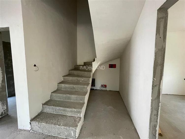 Casa tip duplex pe Valea Chintaului, cu gradina si  parcare - 9
