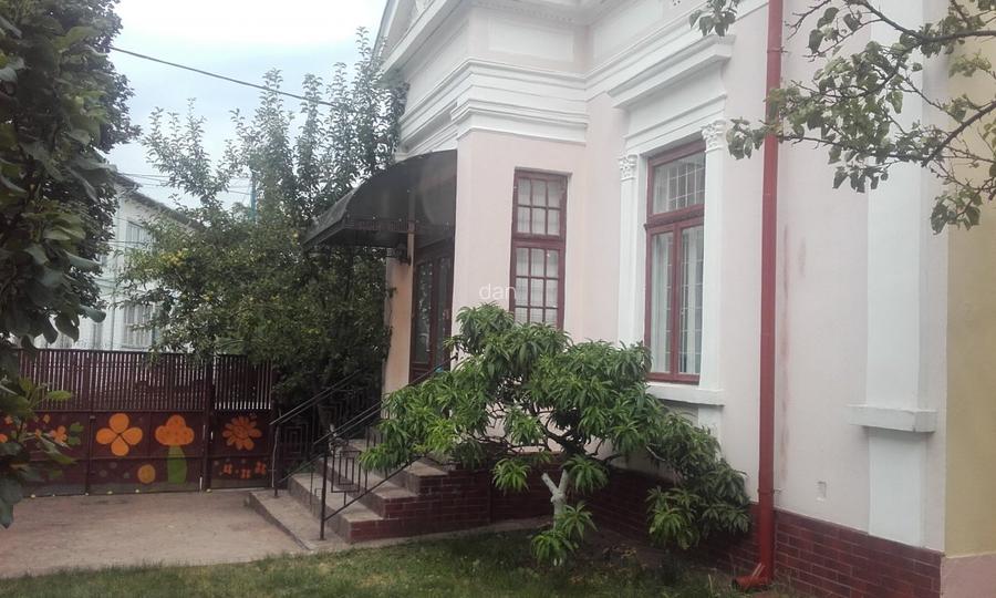 Casa deosebita zona centrala si linistita  - 3