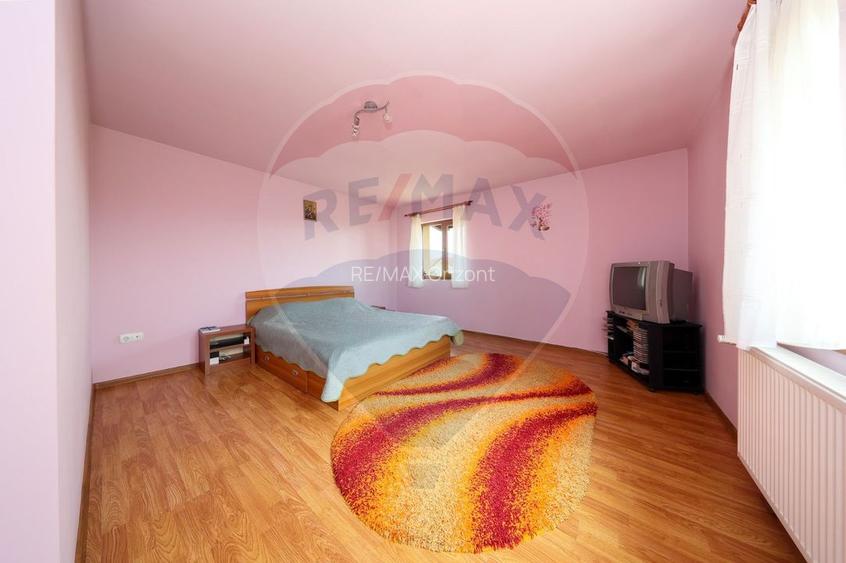 Casă mobiliata si utilata, 2389 mp teren, Sanpetru - 16