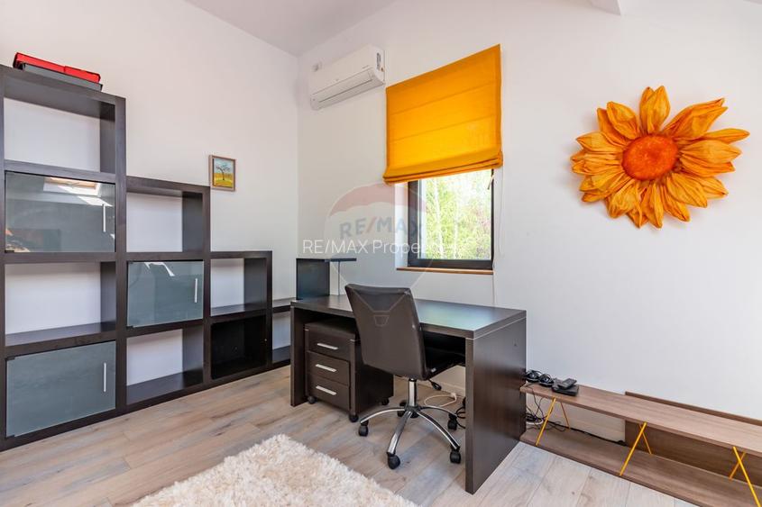 Casă / Vilă cu 5 camere de vanzare, Laguna Albastra, str. Fermei - 19