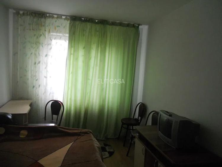 Apratament cu o camera, etajul 3/4, zona Podu Ros - 3