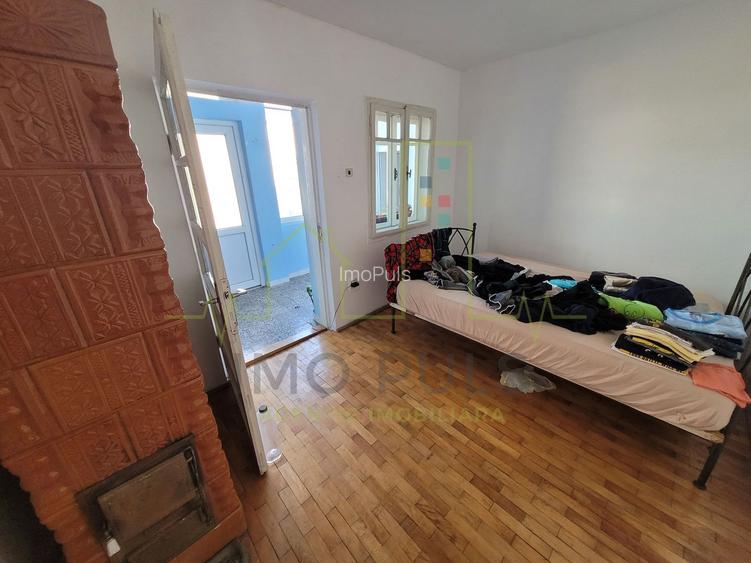 Zona Dambovita. 2 Case. Teren 933 mp. - 18