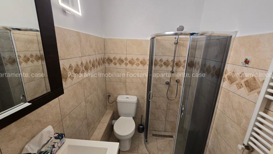 Apartament de vanzare  2 camere, renovat si mobilat complet,  central Focsani - 5