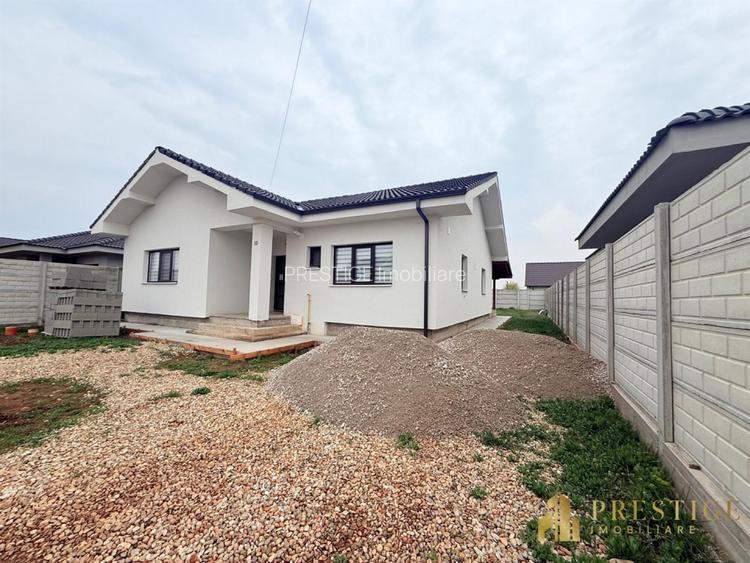Casa noua cu 3 dormitoare de vanzare fara TVA in Santandrei - Bihor - 2