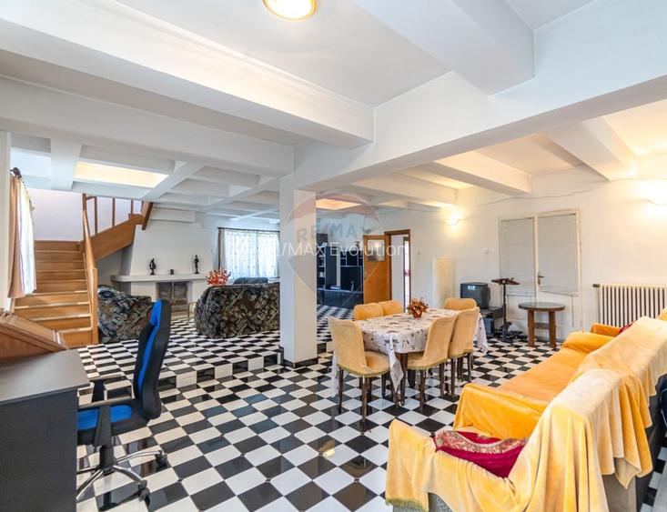 Poiana Mărului | 7 camere | Priveliște Piatra Craiului | Rar în piață - 9