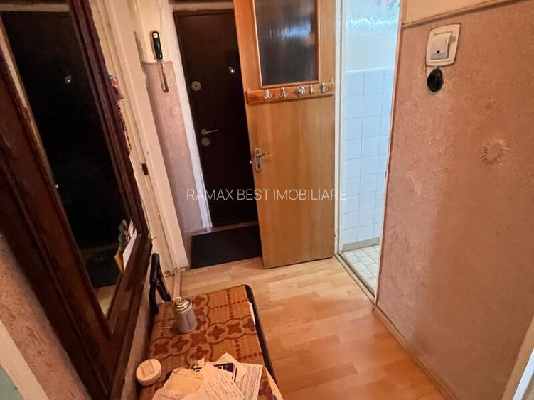 Titan, 5 minute metrou Costin Georgian, piata Minis, - 5