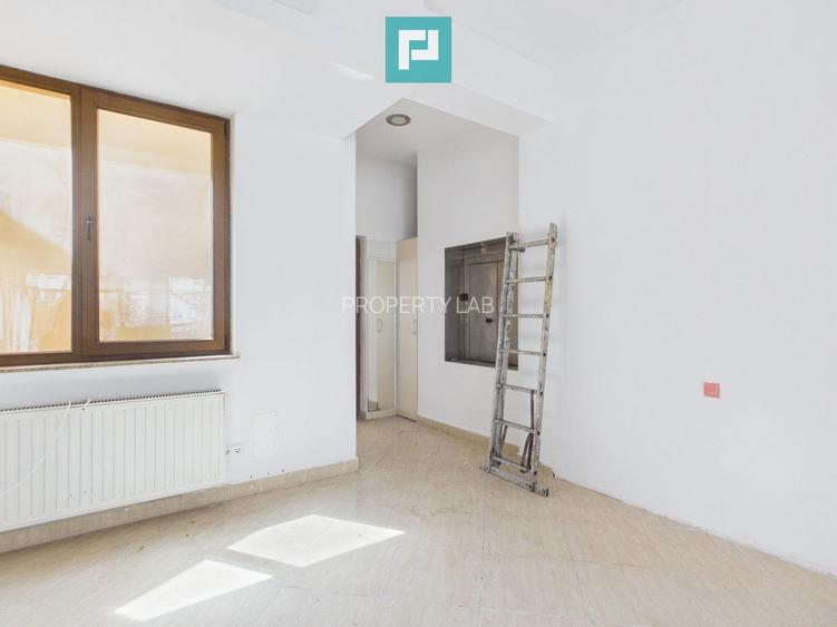 Spațiu comercial renovat, vitrină 8 m, Etaj 1 - 6