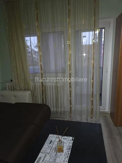 Apartament 2 Camere,Titan,Metrou 1 Decembrie 1918,Bloc 1985, Decomandat,2 balcoa - 2