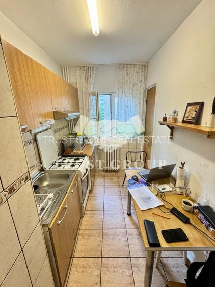 Apartament 3 camere Victoriei | Imobil 1978 | Decomandat| 2 bai| 3 min de metrou - 17