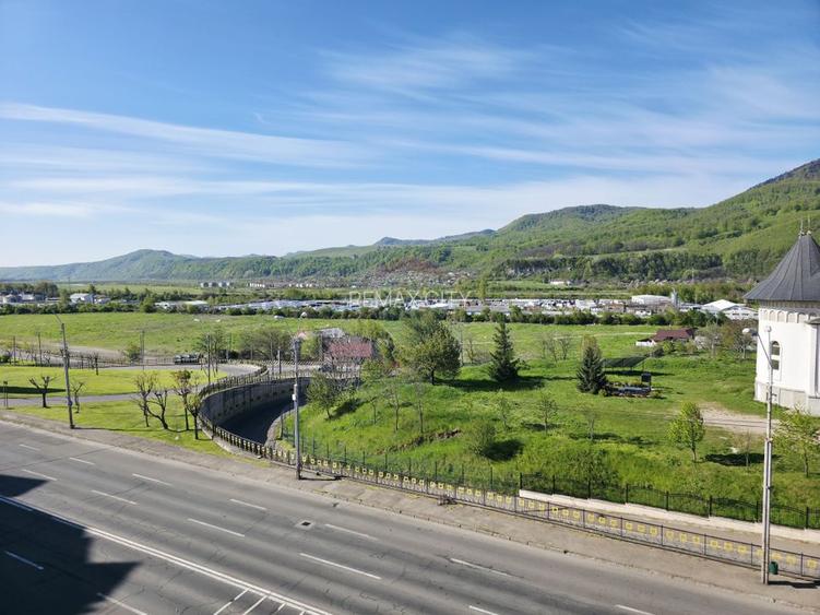 Apartament cu 2 camere de vânzare în zona 1 Mai - 19