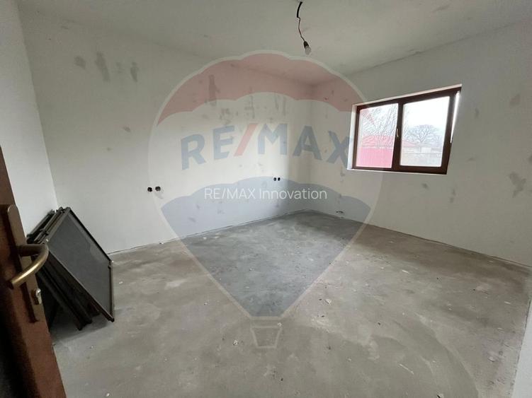 Investitie/Vanzare-  Vilă cu 5 camere la 45 minute de Bucuresti - 23