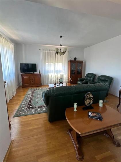 Vila | Sisesti | 10 Camere | Proprietate Rară - 11