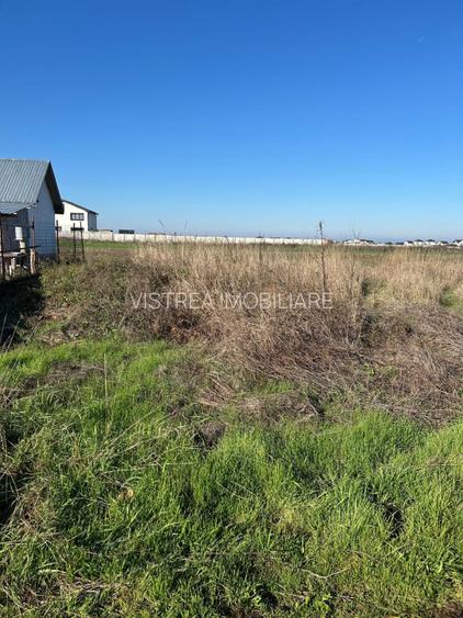 1017 mp Dragomiresti Vale pe strada din spatele Liceului  // toate utilitatile - 12