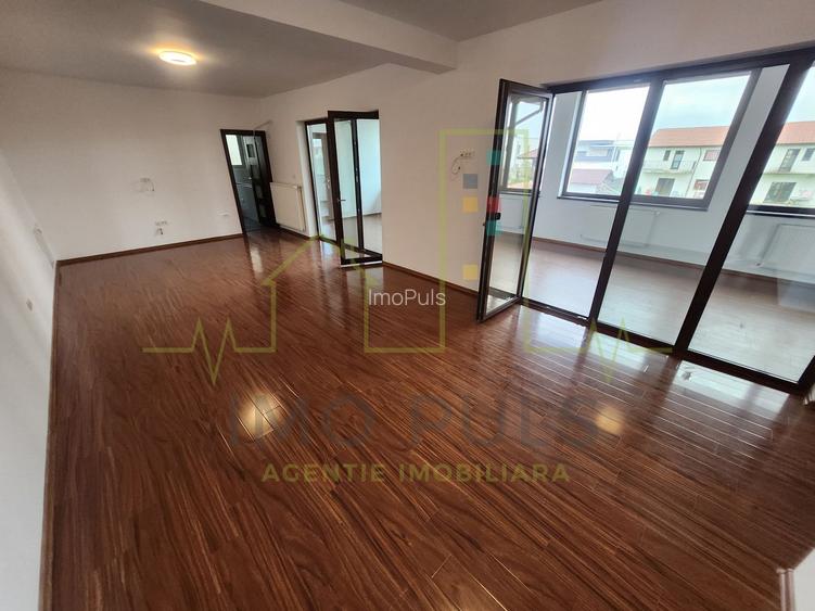 Timisoara. 914 Teren. 7 Bai. 2 Garaje. Zona Ciarda Rosie. Posibilitate rate - 17