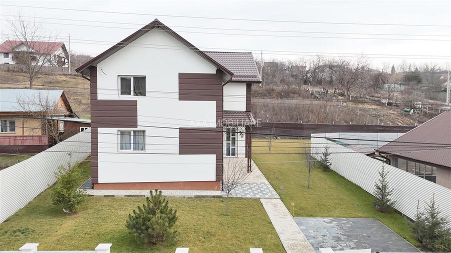 Casa 5 camere Valea Lupului,Su. 160 mp,700 mp Teren - 2