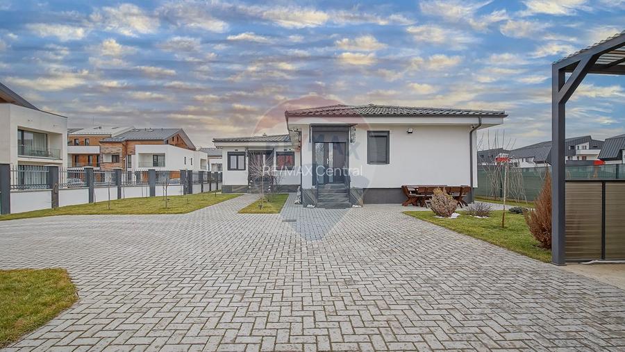 Casă premium cu 270 mp utili, 7 camere ,curte generoasă în Bartolomeu - 41
