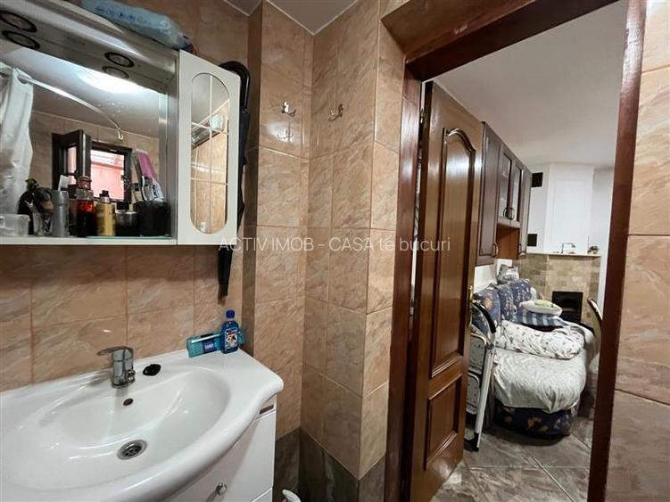 Lugoj, Casa 6 Cam., Teren 511 Mp., Str. Oituz. nr.1 - 40