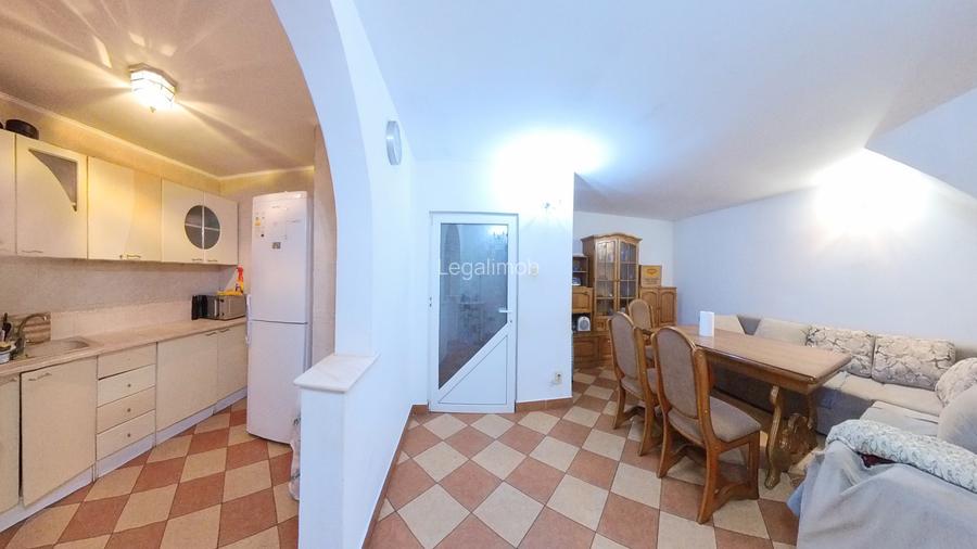 Casă spațioasă cu 6 camere si 2 garaje de 194 mp, în Tractorul, Brașov - 9