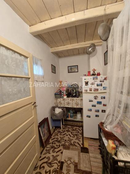 Casa batraneasca bine intretinuta in Bahna - 9