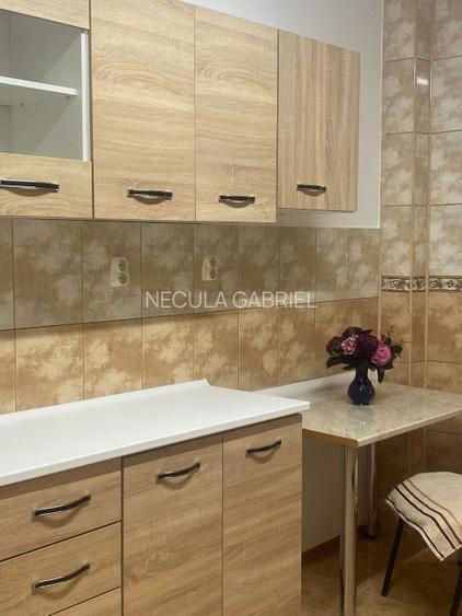 Proprietar, Inchiriez 2 camere B-dul Chisinau - stradal / 5 minute Mega Mall - 5