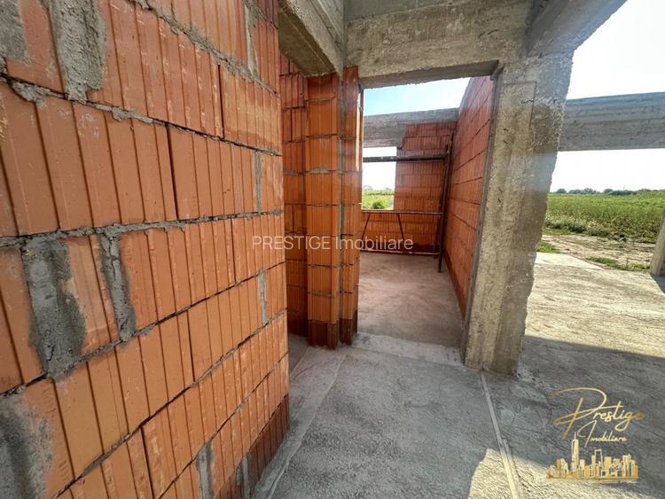 Casa la rosu si teren de 560 mp de vanzare in Tarian - Bihor  - 6