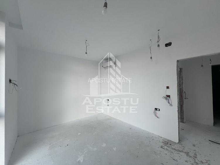 DE VANZARE Apartament 3 camere cu pozitie excelenta si gradina - 3