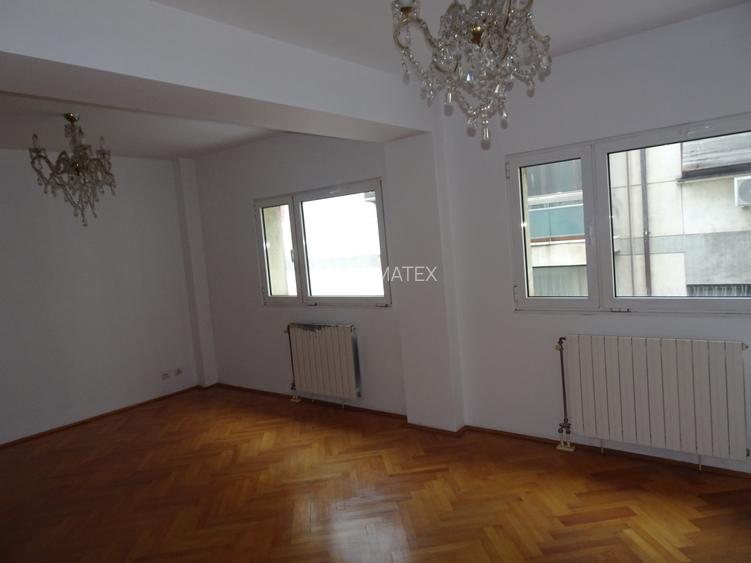 Bloc tip Boutique, constr.2000, cu 2 intrari si parcare subterana - 18