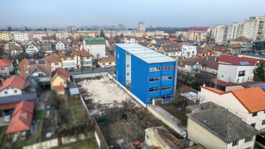 Cladire administrativa cu multiple functionalitati, reprezentanta auto, clinica