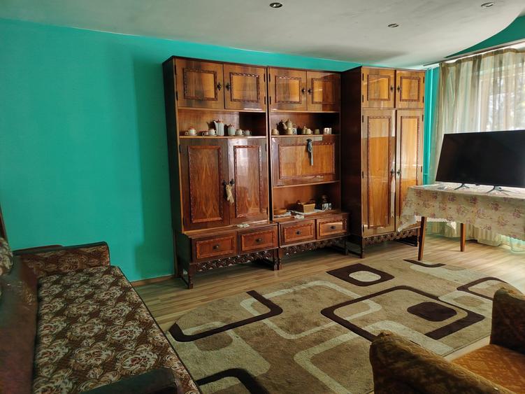 2 camere decomandat Valea Rosie - Rovinari