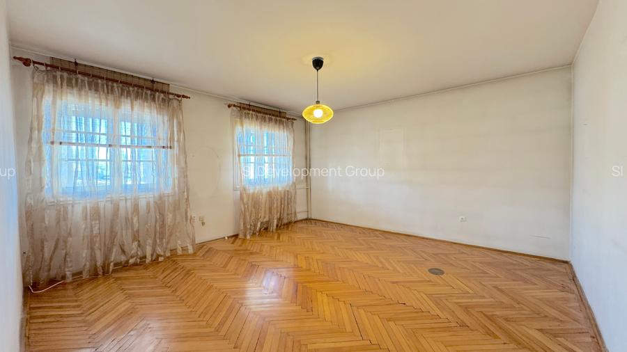 Casa Individuala - 10 Camere - Teren 990 MP - 288 MP utili - Gradina & Anexe - 15