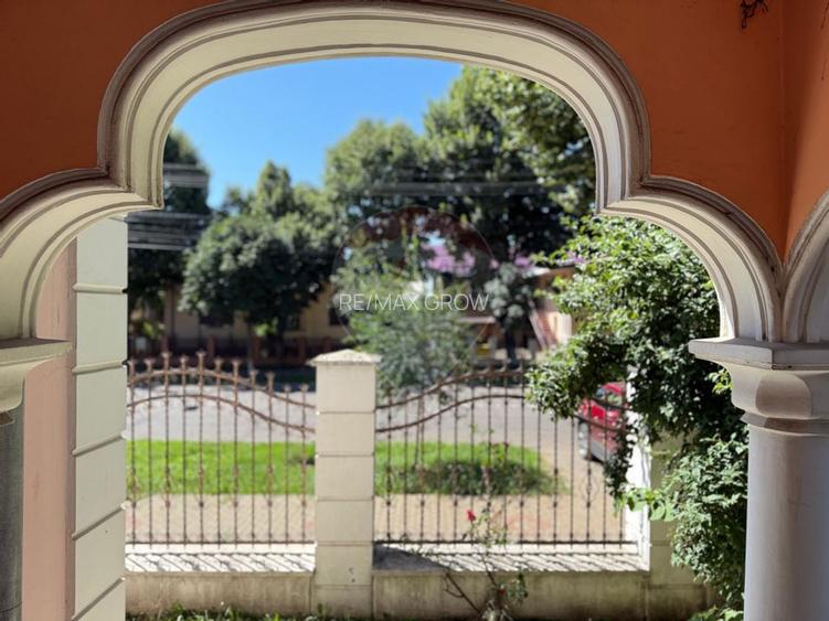 Casa interbelica de vanzare - probabil cea mai frumoasa din Roman - 18