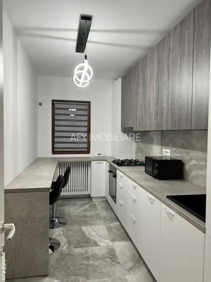 De inchiriat apartament cu 2 camere , Cartierul Solar sector4 - 5