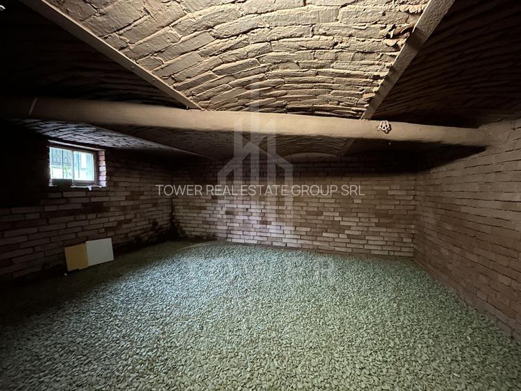 Casă de închiriat curte proprie, subsol pod, garaj - Central - 11