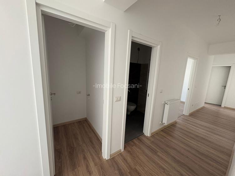 Apartament 3 camere - bloc nou - etaj 3/5 - 15