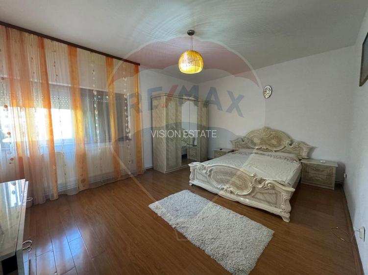 Casa / Vila cu 6 camere de vanzare - 36