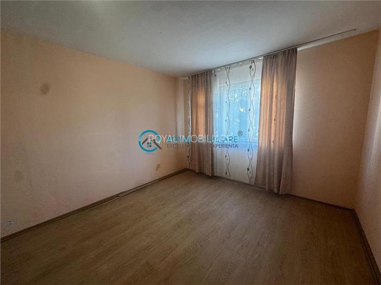 Royal Imobiliare - Vanzare Garsoniera zona Mihai Bravu - 3