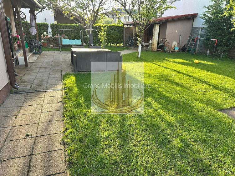Casă premium cu panouri solare, stație EV, anexă locuibilă și grădină - 24