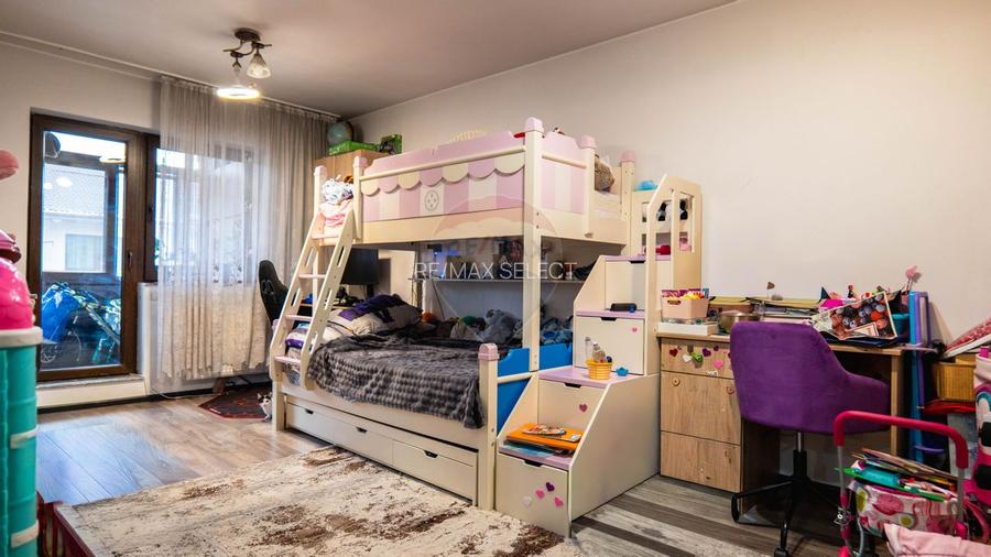 Vanzare apartament 2 camere, decomandat str. Stejarului - Dobroesti - 2