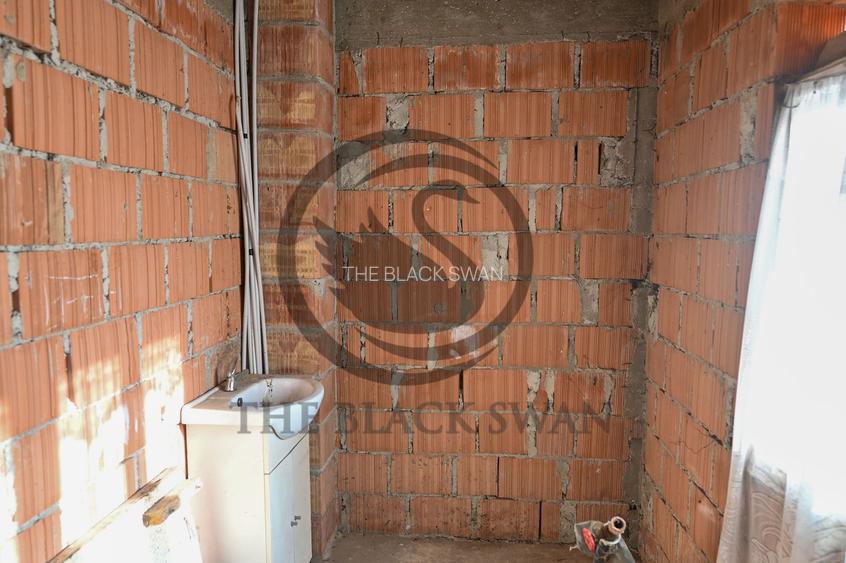 Casa la rosu de vanzare | Iordacheanu - Valea Cucului | Comision 0% - 19