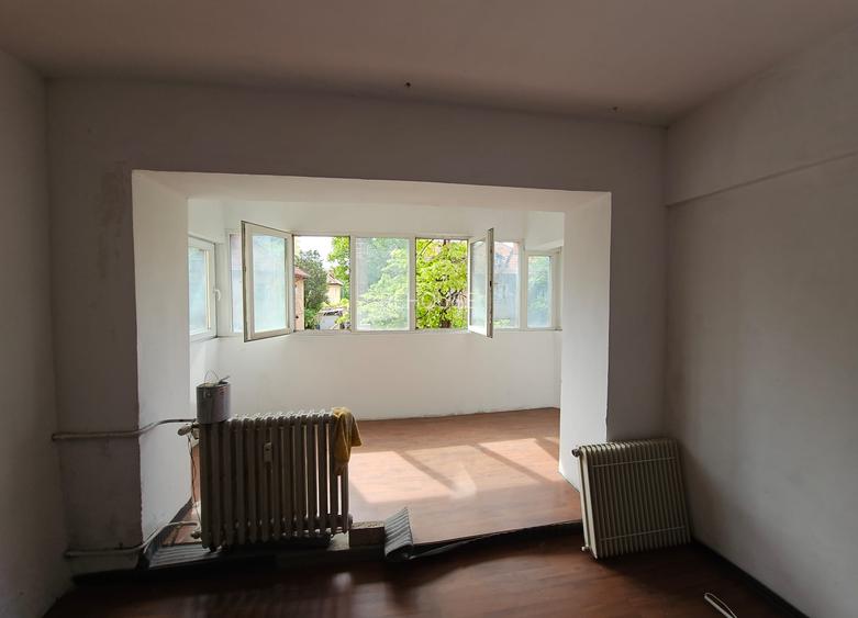 Lacul Tei stradal, vis-a-vis Parcul Circului, 2 balcoane, 75mp, - 11