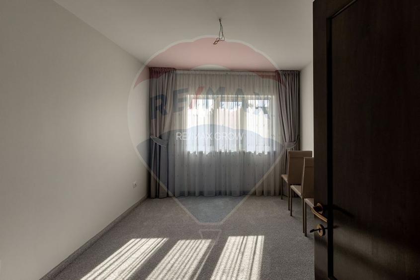 Casă/Vilă duplex cu 5 camere de vânzare, strada 9 Mai- zona Centrală - 15